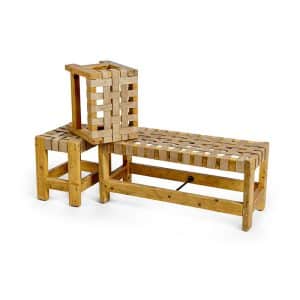 שרפרף עץ בשילוב רצועות עור